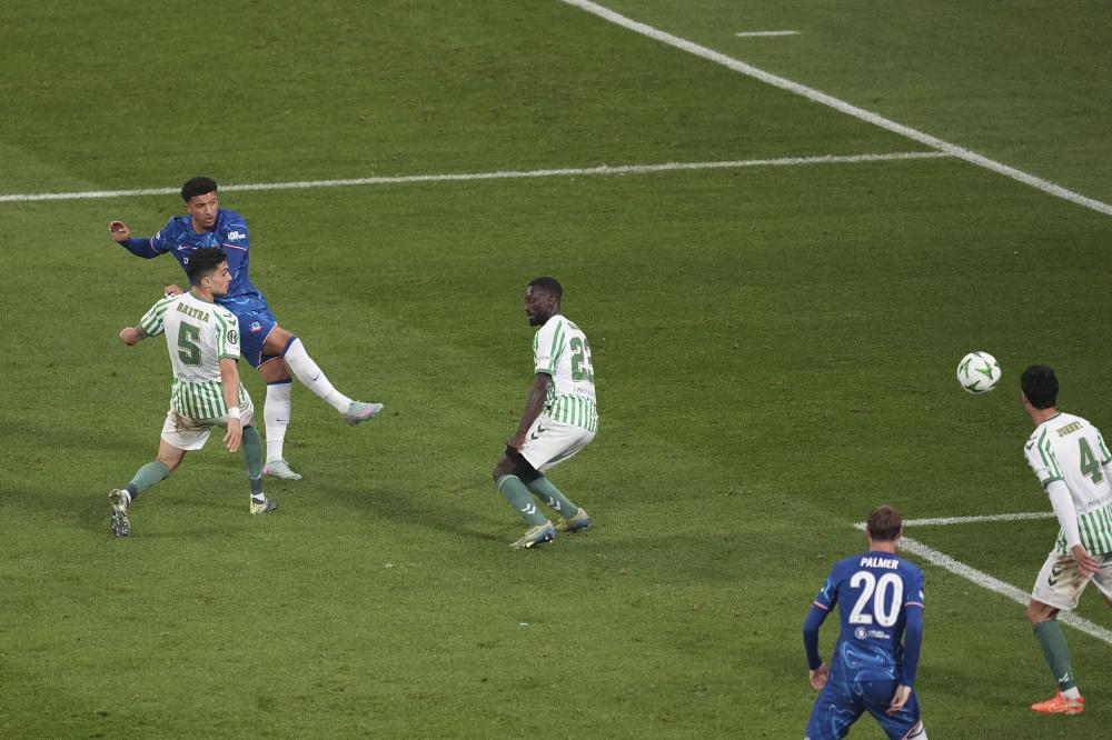 ATP总决赛第2日综述：弗里茨横扫穆塞蒂，辛纳室内硬地27连胜